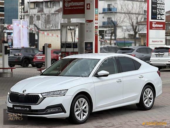 2024 SKODA OCTAVİA 1.5 E TEC PREMIUM 47.000 KM HATASIZ BOYASIZ