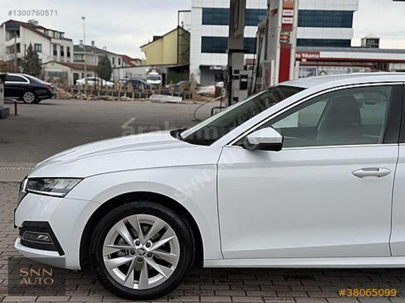2024 SKODA OCTAVİA 1.5 E TEC PREMIUM 47.000 KM HATASIZ BOYASIZ