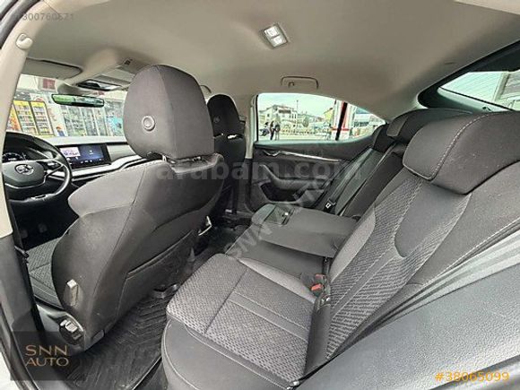 2024 SKODA OCTAVİA 1.5 E TEC PREMIUM 47.000 KM HATASIZ BOYASIZ