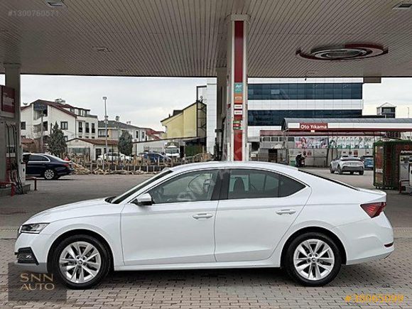 2024 SKODA OCTAVİA 1.5 E TEC PREMIUM 47.000 KM HATASIZ BOYASIZ