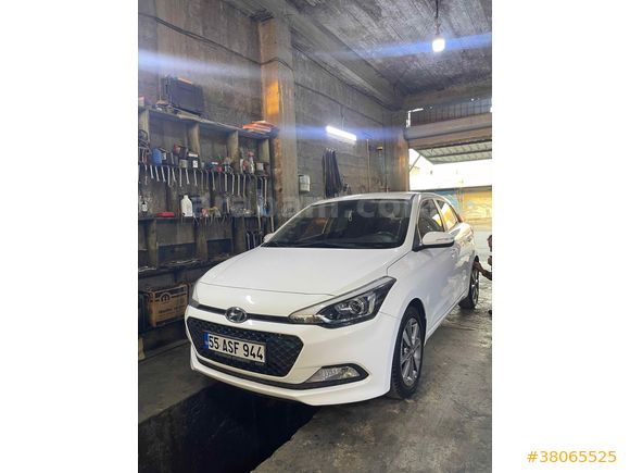 Sahibinden Hyundai i20 1.4 CRDi Style 2015 Model 