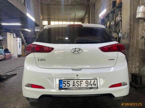 Sahibinden Hyundai i20 1.4 CRDi Style 2015 Model 