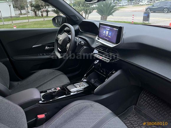 Galeriden Peugeot 2008 1.2 PureTech Allure 2024 Model Antalya
