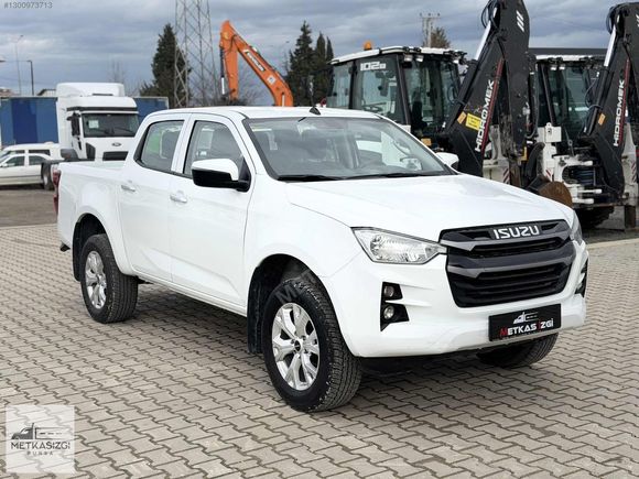 İZGİ'DEN 2024 MODEL 37 BİN KM'DE 1.9 ISUZU D'MAX 4X2 (MANUEL)