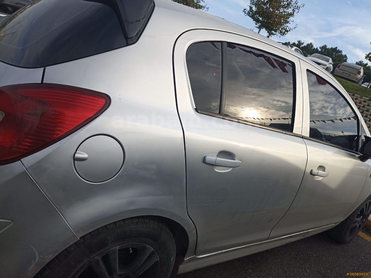 Sahibinden Opel Corsa 1.4 Twinport Enjoy 2009 Model İstanbul 228.500 km Gri 2