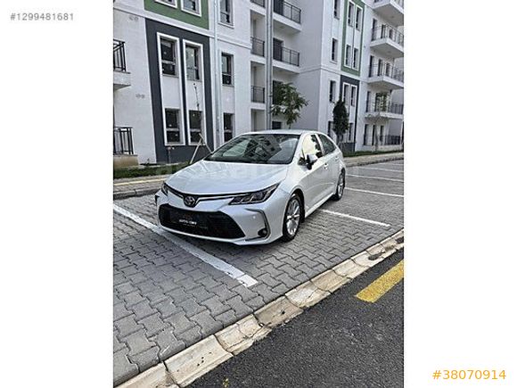 AUTO CMR'DEN 2022 COROLLA 1.5 DREAM OTOMATİK 71 BİNDE
