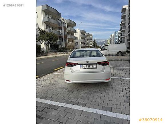 AUTO CMR'DEN 2022 COROLLA 1.5 DREAM OTOMATİK 71 BİNDE