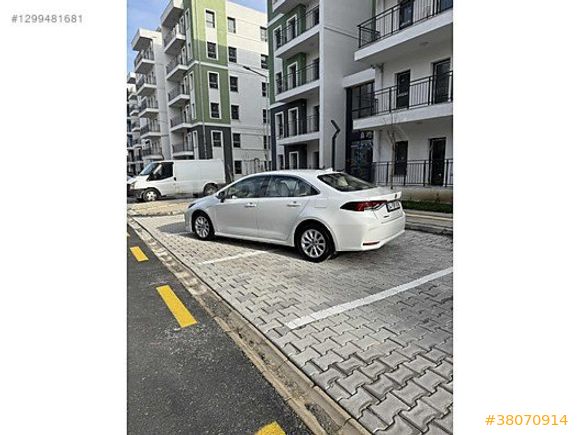 AUTO CMR'DEN 2022 COROLLA 1.5 DREAM OTOMATİK 71 BİNDE