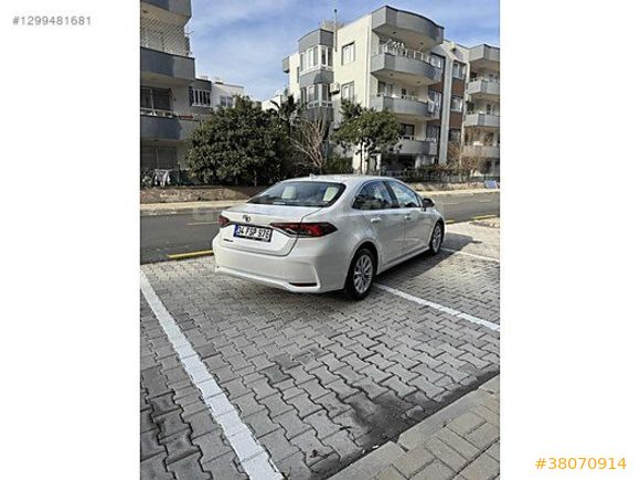 AUTO CMR'DEN 2022 COROLLA 1.5 DREAM OTOMATİK 71 BİNDE