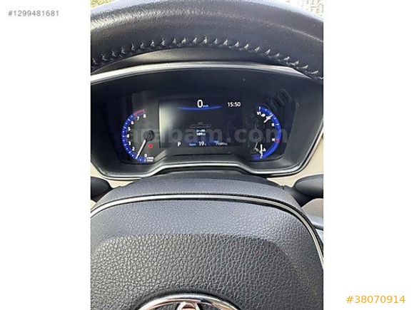 AUTO CMR'DEN 2022 COROLLA 1.5 DREAM OTOMATİK 71 BİNDE