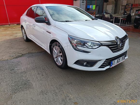 Sahibinden Renault Megane 1.5 Blue DCI Touch 2019 Model