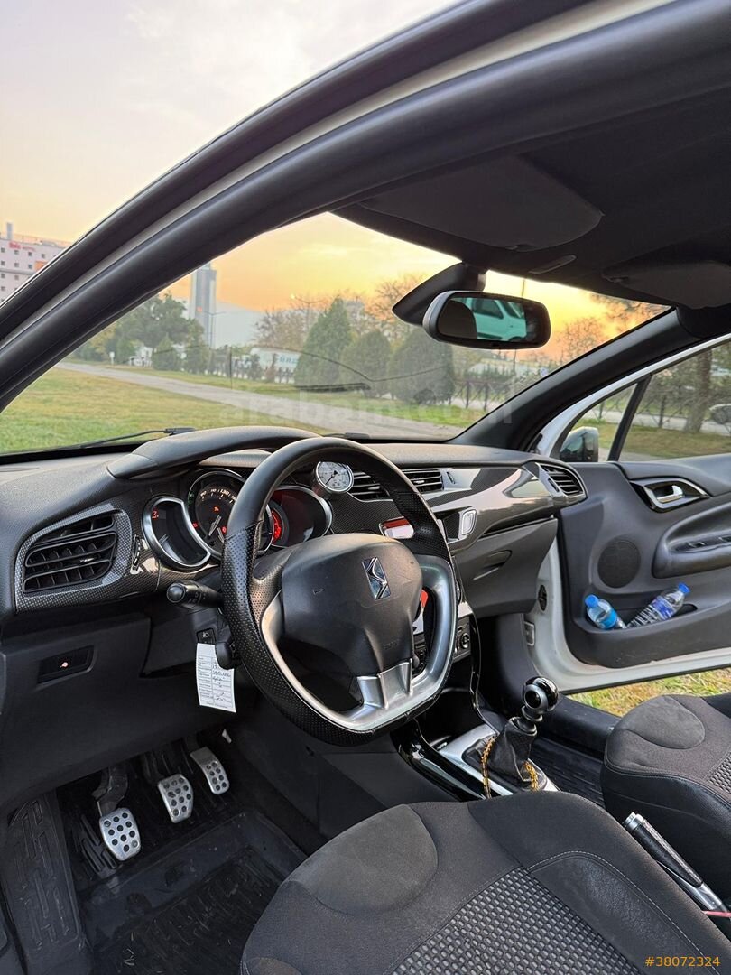 Sahibinden DS Automobiles DS3 1.6 THP DSport 2011 Model Bursa 190.000 km Beyaz 2