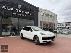 PORSCHE-CAYENNE-BAYİ-FACELİFT-AİRMATİC-VAKUM-CHRONO-KARBON