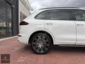 PORSCHE-CAYENNE-BAYİ-FACELİFT-AİRMATİC-VAKUM-CHRONO-KARBON