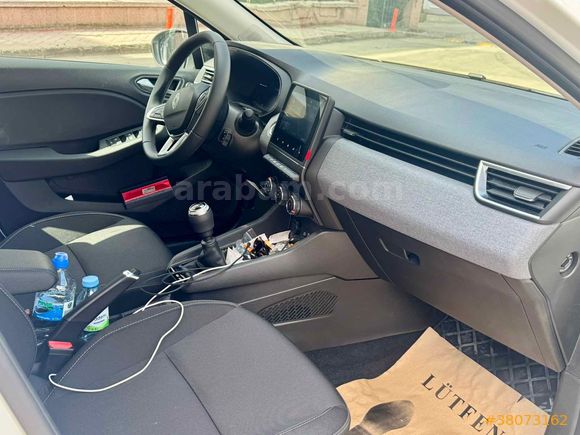 MANUEL  Renault Clio 1.0 TCe Evolution 2025 Model 