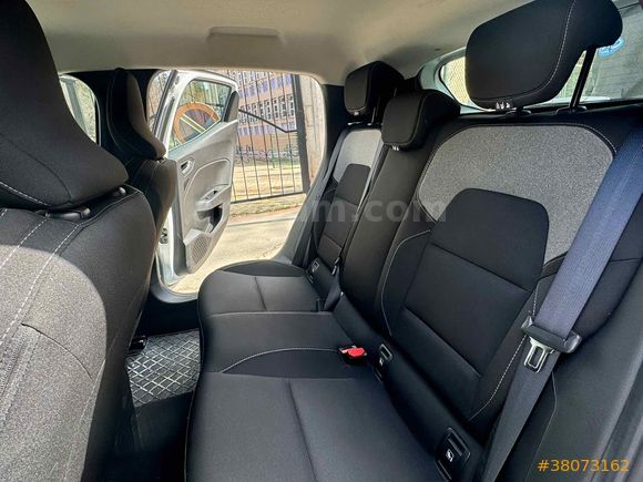 MANUEL  Renault Clio 1.0 TCe Evolution 2025 Model 