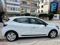 MANUEL  Renault Clio 1.0 TCe Evolution 2025 Model 