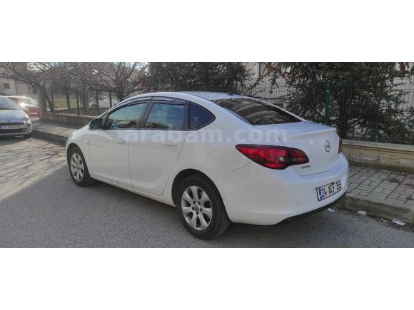 ASTRA J SEDAN OTOMATİK 136 LIK