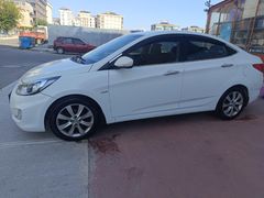 Sahibinden Hyundai Accent Blue 1.6 CRDI Prime 2012 Model  184.000 km Beyaz