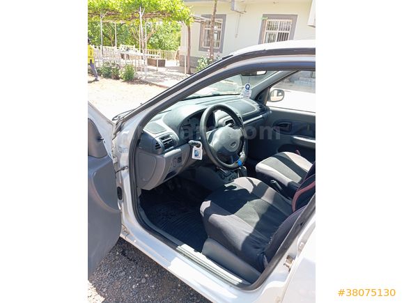 Sahibinden Renault Clio 1.4 2001 Model