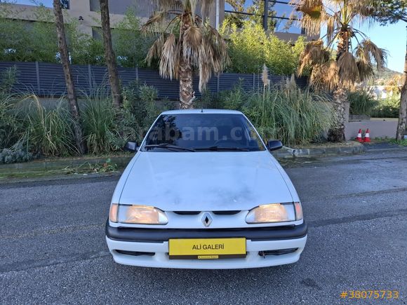 ALİ GALERİDEN KLİMALI RENAULT 19 EUROPA BOYASIZ 94 MODEL