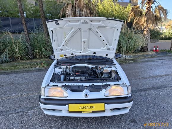 ALİ GALERİDEN KLİMALI RENAULT 19 EUROPA BOYASIZ 94 MODEL