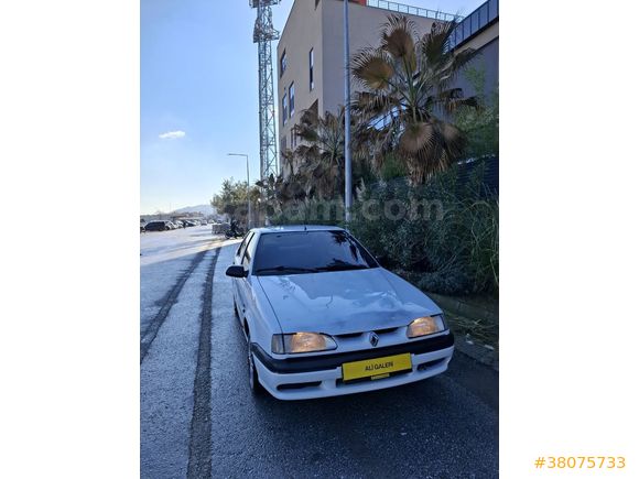 ALİ GALERİDEN KLİMALI RENAULT 19 EUROPA BOYASIZ 94 MODEL