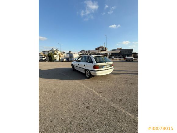 Sahibinden Opel Astra 1.4 GL 1995 Model  338.000 km Beyaz