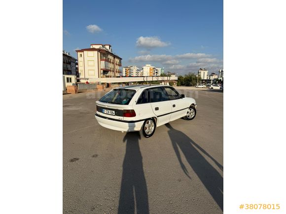Sahibinden Opel Astra 1.4 GL 1995 Model  338.000 km Beyaz