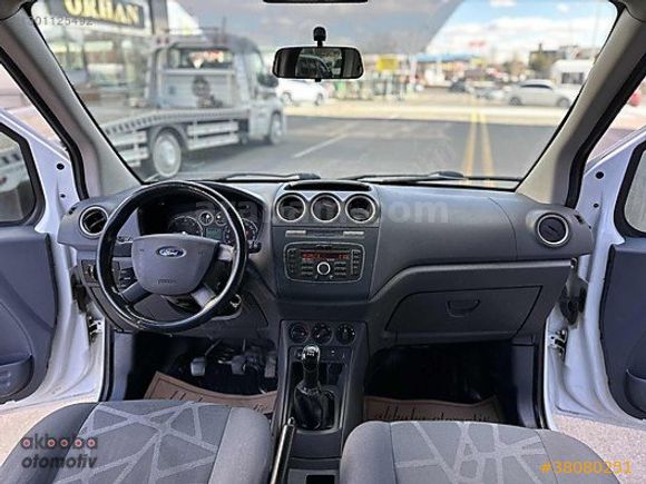 AKBABA OTOMOTİVDEN İÇİ DIŞI TERTEMİZ FULL BAKIMLI FORD CONNECT