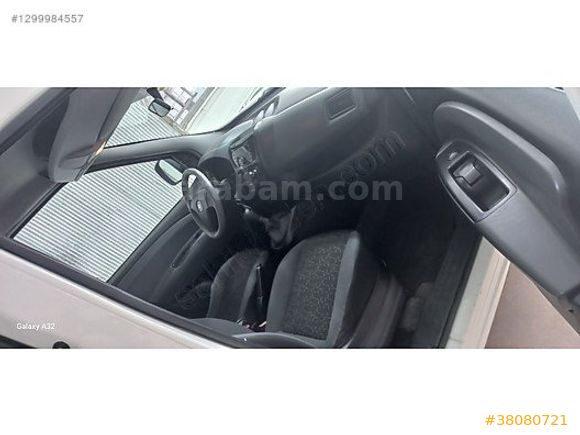 ARAÇ TEKİRDAĞDA BOYASIZ 1.3 MJET 2011 OTOMOBİL RUHSATLI