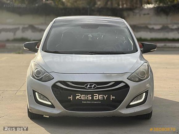 REİS BEY'DEN HYDUNDAİ İ30 1.6 DİZEL OTOMATİK ELİT / CAM TAVAN