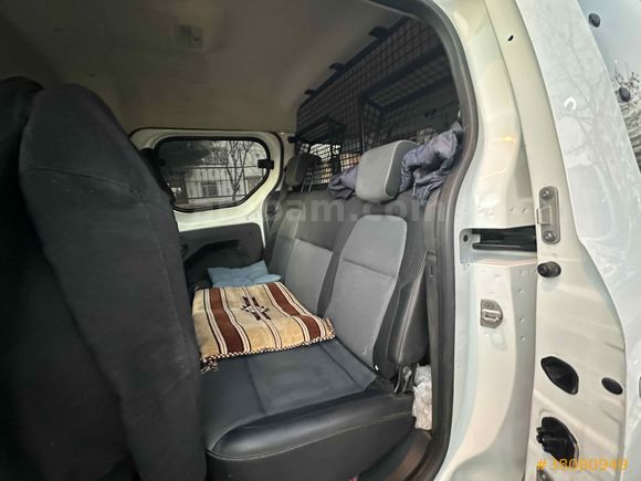 Sahibinden Renault Express Combi 1.5 BlueDCI Joy 2022 Model 