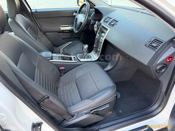 AKTİF den 2009 VOLVO S40 1.6 D PREMIUM EDITION 109 HP BAKIMLI. .