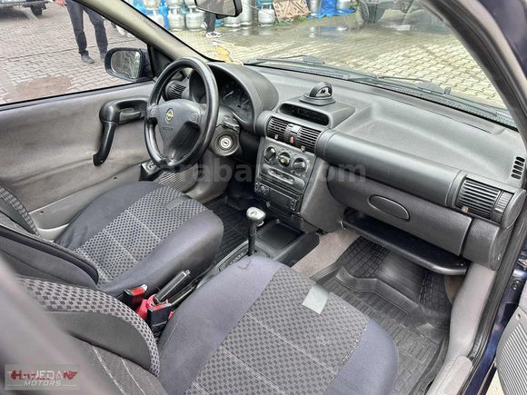 Opel Corsa (Otomatik)