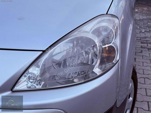 ARE GROUP'DAN 2011 PEUGEOT PARTNER TEPEE 1.6 HDI PREMİUM HATASIZ
