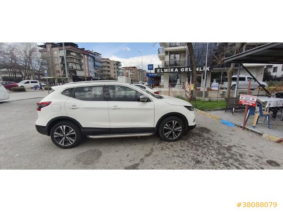 Sahibinden Nissan Qashqai 1.5 dCi Design Pack 2017 Model sadece 64.500 km Beyaz