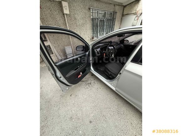 Sahibinden Hyundai i20 1.2 D-CVVT Jump 2014 Model 