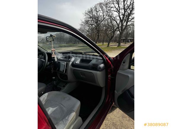 Sahibinden Renault Clio 1.5 dCi Expression 2002 Model  243.000 km Kırmızı
