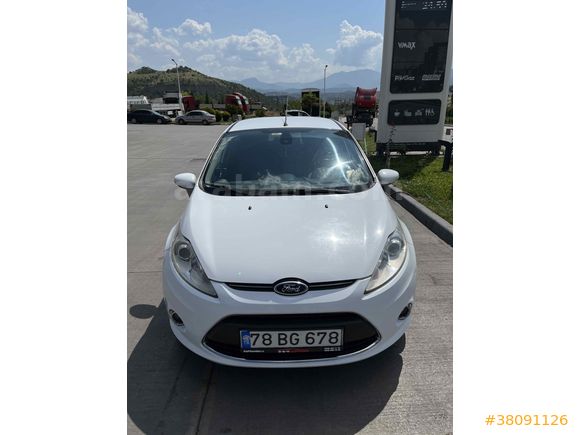 Sahibinden Ford Fiesta 1.4 Titanium 2012 Model Beyaz