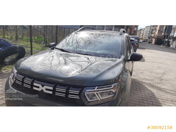Sahibinden otomobil ruhsatlı Dacia Duster 1.5 BlueDCI Essential 2023model mayis ayi trafiğe çıkışı   muayenesi 18 nisan 2028 de araklı merkez Trabzon