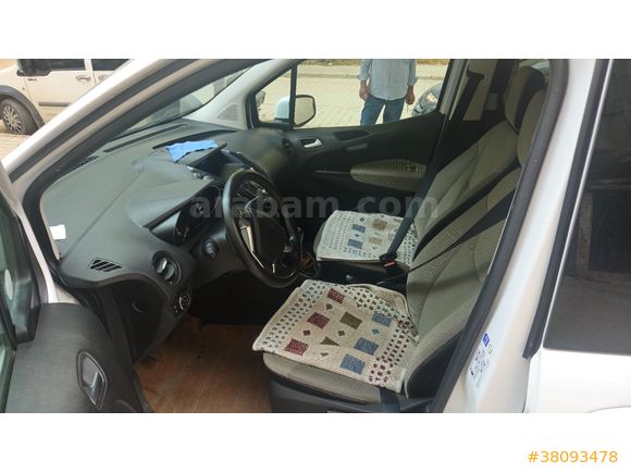 Sahibinden Ford Tourneo Courier 1.6 TDCi Titanium Plus 2017 Model