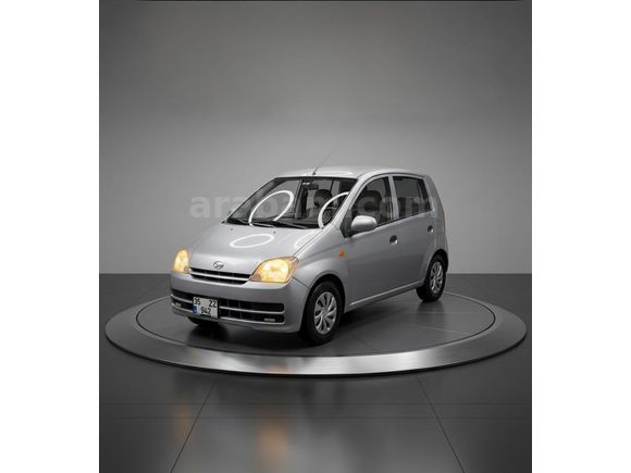 Otomatik vites temiz japon arabası-motorsiklet takasa açık