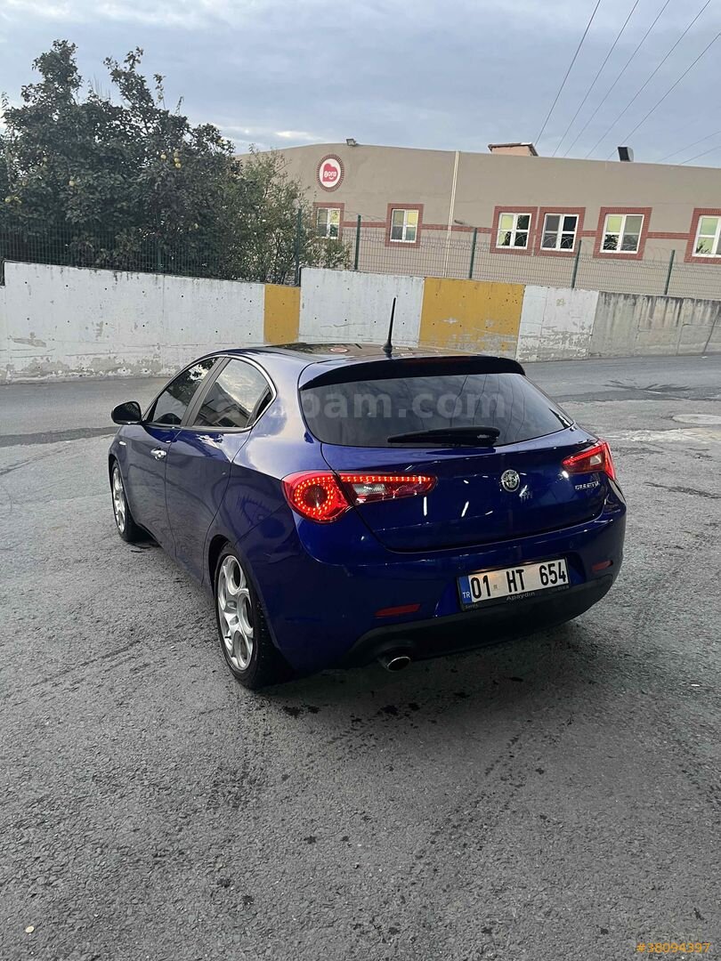 Sahibinden Alfa Romeo Giulietta 1.6 JTD Super TCT 2016 Model İstanbul 210.000 km Mavi (metalik) 7
