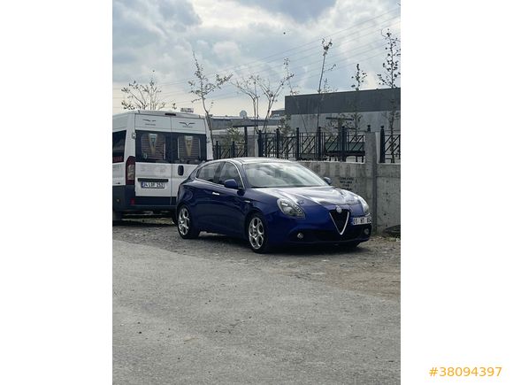 Sahibinden Alfa Romeo Giulietta 1.6 JTD Super TCT 2016 Model Cam 
Tavanlı, Boyasız