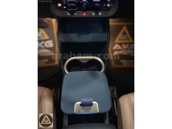 AKG MOTORS 2025/MİNİ/COUNTYRMAN E/FAVOURED/19 JANT/ISITMA/HTSZ