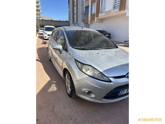Sahibinden Ford Fiesta 1.4 Titanium 2011 Model 