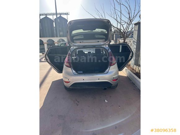 Sahibinden Ford Fiesta 1.4 Titanium 2011 Model 