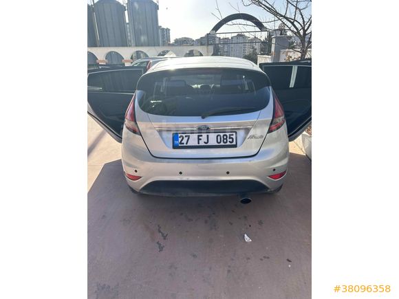 Sahibinden Ford Fiesta 1.4 Titanium 2011 Model 