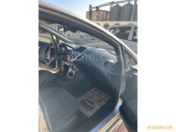 Sahibinden Ford Fiesta 1.4 Titanium 2011 Model 